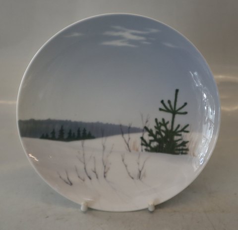 1136 RC Plate with winther landscape 17.5 cm painter 117 pre 1923 Royal Copenhagen
