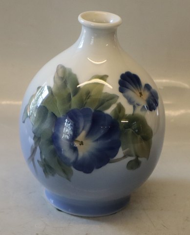 790-1813 Kgl. Vase med blå blomster 17.5 cm Kongelig Dansk porcelænsvase
