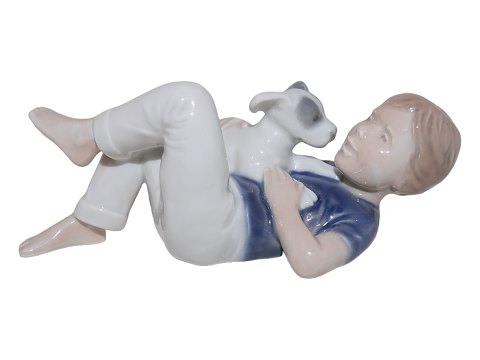 Sjælden Royal Copenhagen figurDreng med hund