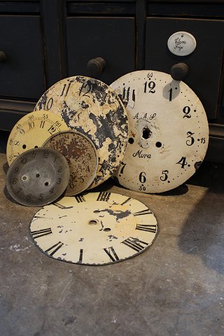 Decorative, old clock faces with a nice old patina.Click on the picture to see each one...