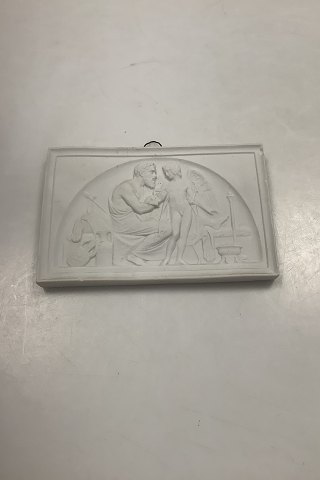 Royal Copenhagen Kgl. Porcelæn Biscuit Platte Amor optages hos Anacreon (Vinteren) No 65