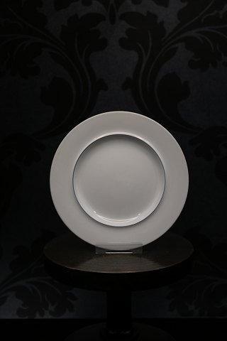 Royal Copenhagen - Aluminia Blu edge earthenware, dessert / bread plate. RC# 3066. Dia.: 17cm...