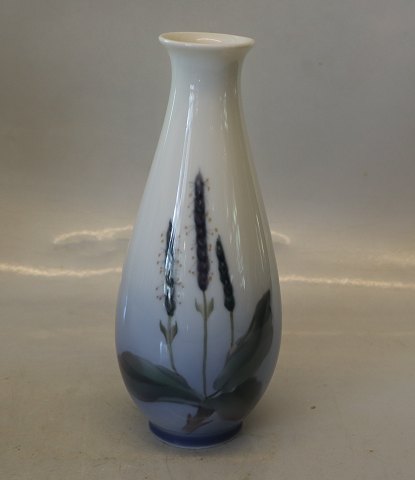 2916-4055 RC Vase with flower 18 cm Royal Copenhagen 