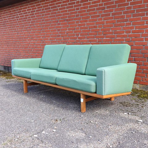 Wegner sofaGE236/3