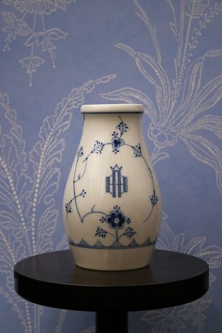 Bing & Grøndahl Blåmalet / Musselmalet vase med logo.B&G# 140...