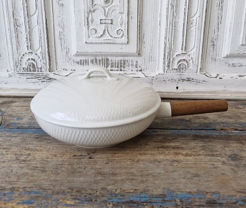 Royal Copenhagen Hvedekorn lågfad med træhåndtag no. 14213