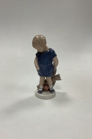 Royal Copenhagen Figur af Dreng med Bamse No 3468
