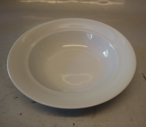 604 Dyb tallerken 17.7 cm  glat  Royal Copenhagen hvid glat Magnolia uden relief