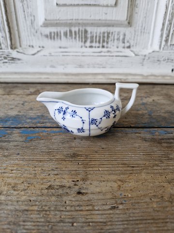 Royal Copenhagen Musselmalet riflet sjælden flødekande no. 54