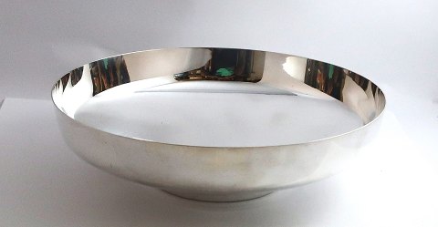 Georg Jensen. Large sterling silver bowl (925). Henning Koppel. Model 1132A. Diameter 28 cm. Height 8 cm.