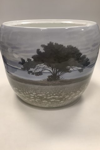 Royal Copenhagen Unique Flower Pot by Julius Vilhelm Guldbrandsen from June 1903 No. 8615