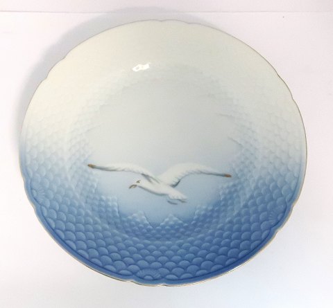 Bing & Grøndahl. Måge stel med guld. Middagstallerken. Model 25. Diameter 24,5 cm. (1 sortering)