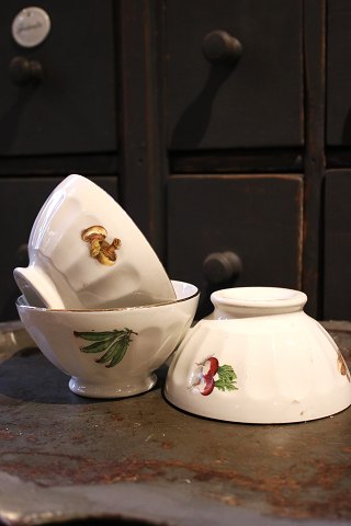Old French cafe latte bowl / bowl with motifs of various vegetables...