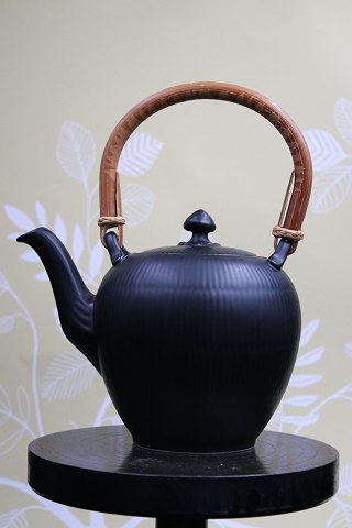 Royal Copenhagen Black Fluted teapot with bamboo handle. RC# 140...