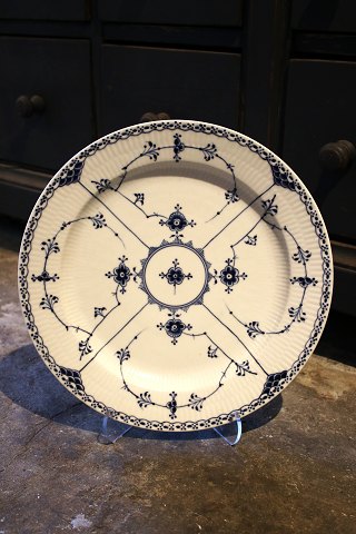 Royal Copenhagen Musselmalet Halvblonde , rundt fad. Dia.: 33cm. RC#1/539. 1.sort.Før 1923.