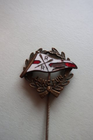 For samlere:RR Emblem Langtur m. laurbærkansL. Ca. 5,5cmStemplet
