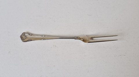 Herregård lille pålægsgaffel i sølv 12,2 cm.