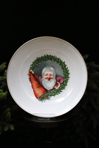 Large Bing & Grondahl Christmas bowl with Christmas motifs...