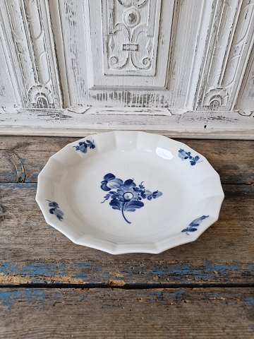 Royal Copenhagen Blue Flower round dish no. 8529