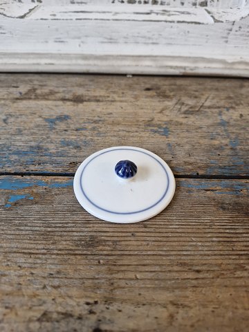 Royal Copenhagen Musselmalet riflet låg til punchekande no. 392