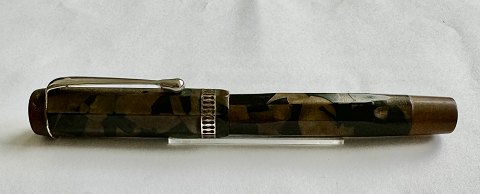 Octagonal Cleaveland Brown marbled fountain pen