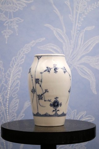 Royal Copenhagen , Musselmalet Riflet vase.RC# 1/384...
