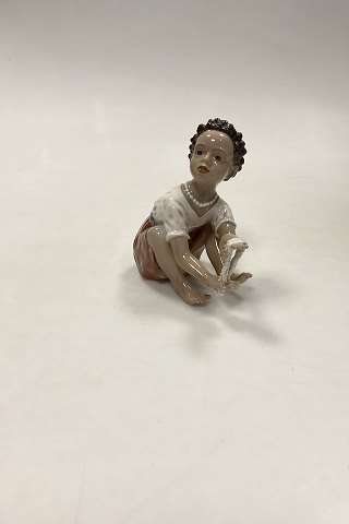 Dahl Jensen Figurine Girl with Perls No. 1353