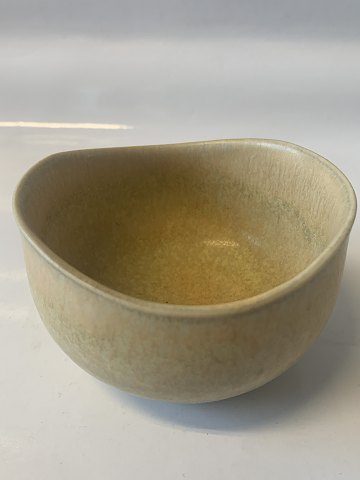 item no: 605748