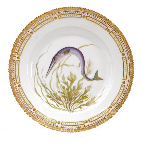 Fauna Danica tallerken 3549. Royal Copenhagen Fauna Danica tallerken med motiv i form af Belone Vulgaris - Hornfisk - fra 1962. D: 25,5cm