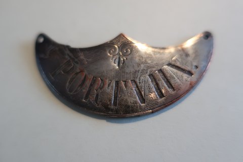 Flaskeskilt"Portvin"L: 6cmB: ca. 3cmGod stand