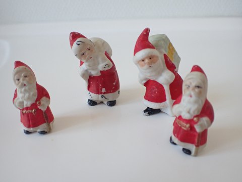 4 håndmalede biscuit julemænd, 2 større og 2 mindre. Sælges individuelt. julemand med sæk er solgt