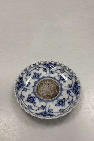 Royal Copenhagen  Musselmalet Helblonde Askebæger / Platte med Sølvmønt No 1/1009