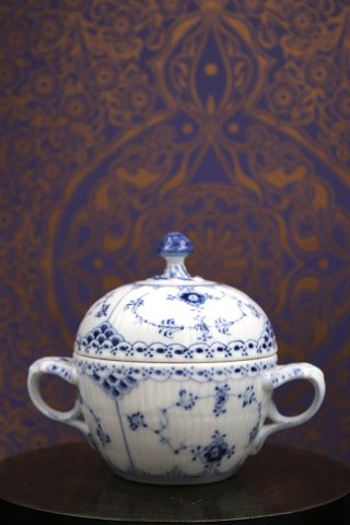 Royal Copenhagen Musselmalet Halvblonde sukkerskål med låg og hanke.RC#1/605...