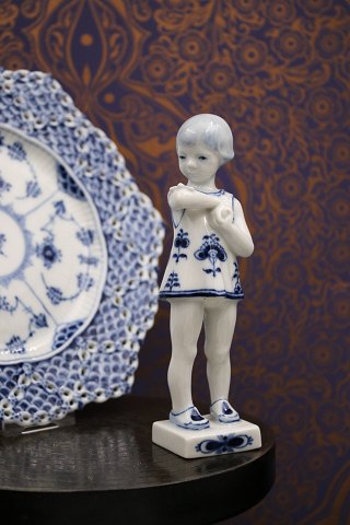 Royal Copenhagen, small Blue Fluted girl with butterfly. 1/4795...