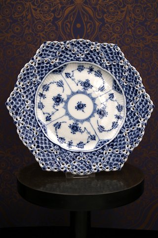 Royal Copenhagen, Blue Fluted Full Lace flat plate with scalloped edge.  1/1094...