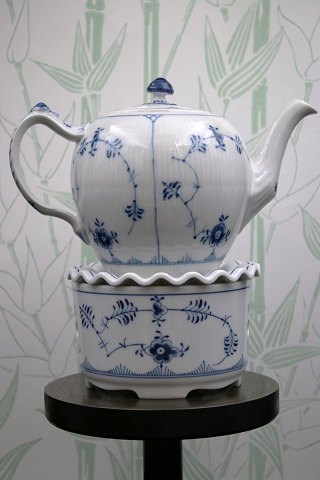 Royal Copenhagen, Blue Fluted tea warmer. RC# 1/9787...