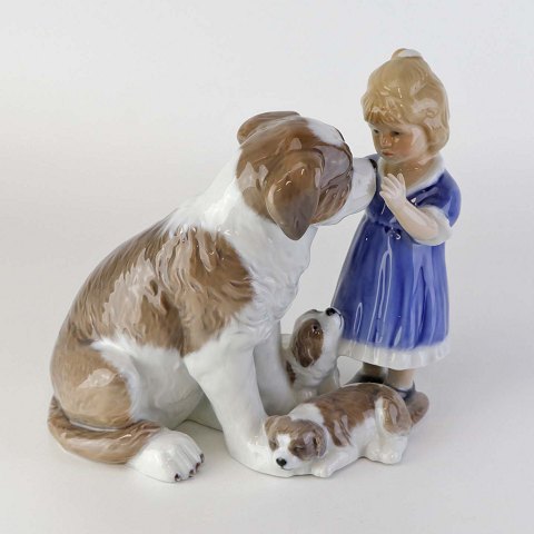 RC figur351Pige med Sankt Bernhard og hvalpe16 cm