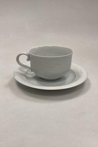 Royal Copenhagen Hvid Magnolia Glaseret Tekop og underkop No. 84/85