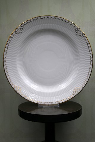 Sjælden Royal Copenhagen middagstallerken i Prinsesse med guld dekorationer.år 1850-70...