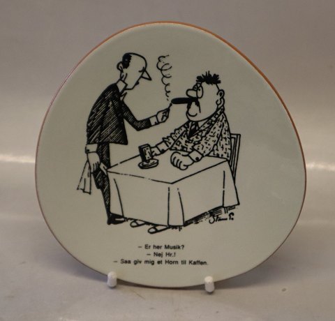Knabstrup triangular plate ca 16 cm Storm P: Will there be music?