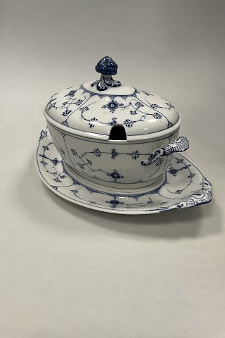 Royal Copenhagen Musselmalet Riflet oval terrin No 214 med underfad 217