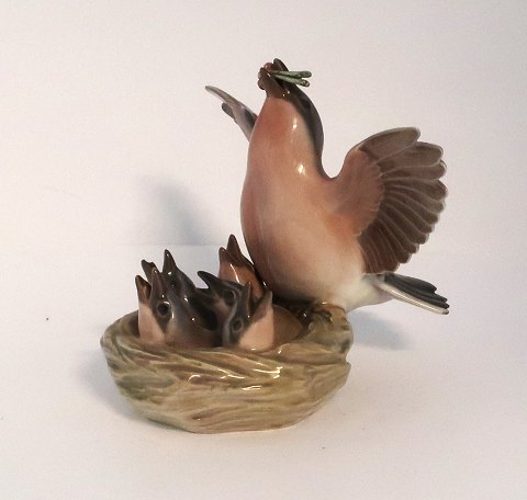 Dahl Jensen. Porcelænsfigur. Fugl på rede. Model # 1349. Højde 12,5 cm. (1 sortering)