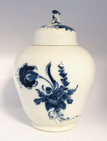 Royal Copenhagen. Blå blomst, svejfet. Bojan. Model 1791. Højde 29 cm. (4 sortering)