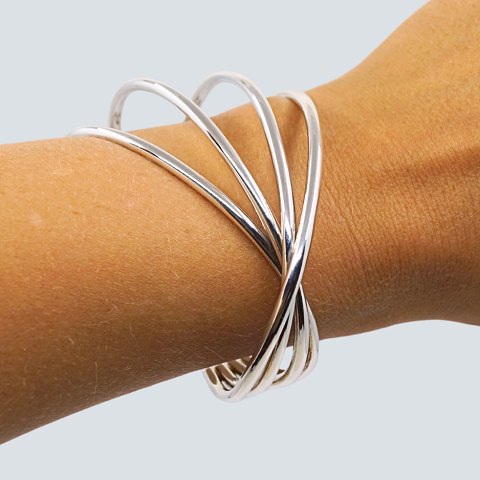 Georg Jensen, Allan Scharff; Alliance armring i sterling sølv