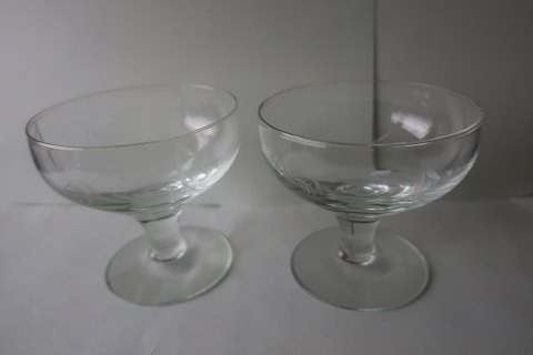 Gamle cognacglas med smukke slibninger
