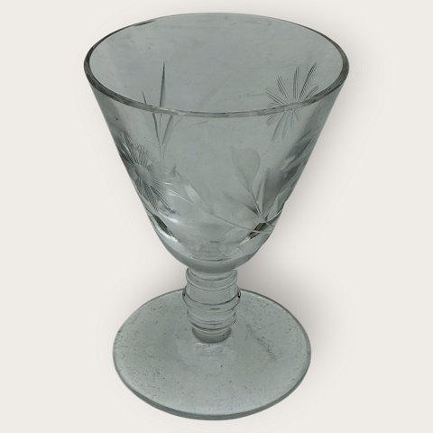 Flower cut glass
