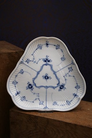 3-cornered cake plate / salad plate in Fluted Blue Plain from Royal Copenhagen.1/27...