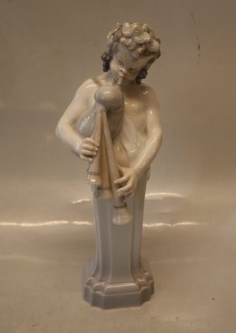 2071 Pan med sækkepibe 26 cm  Chr. Thomsen 1920  Kongelig Dansk Porcelæn