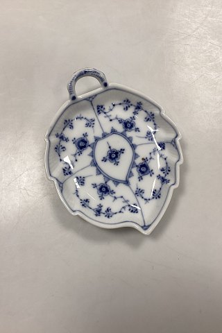 Royal Copenhagen  Musselmalet Riflet Bladformet Asiet No. 143