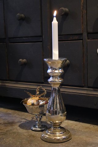 LARGE French 19th century candlestick in Mercury glass with fine patina. Height: 32cm.